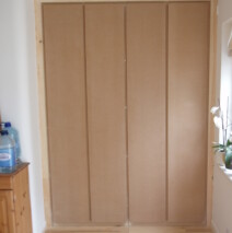Handle-less wardrobes